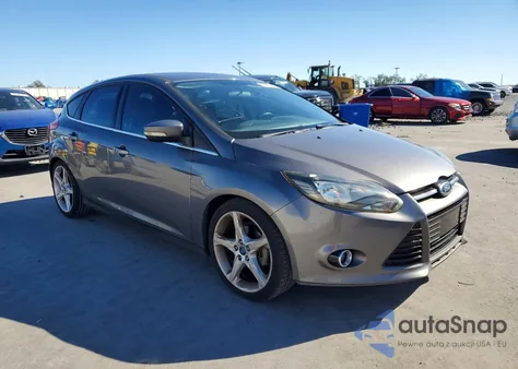 2014 Ford Focus Titanium из США, поврежденный, VIN 1FADP3N2XEL152694